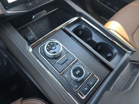 Used 2024 Ford Expedition King Ranch image 20