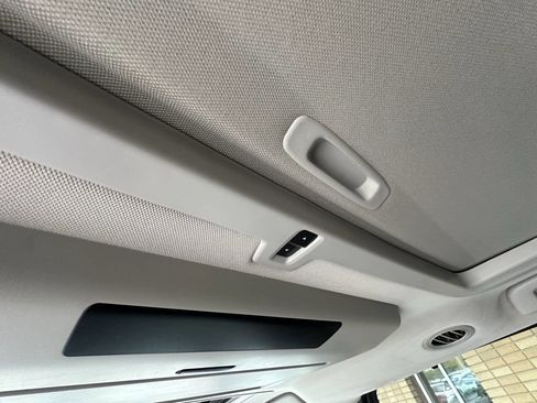 Used 2015 Toyota Sienna Limited Premium image 16