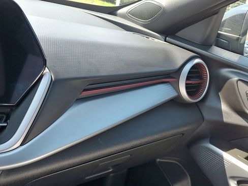 Used 2025 Chevrolet Trax RS image 29