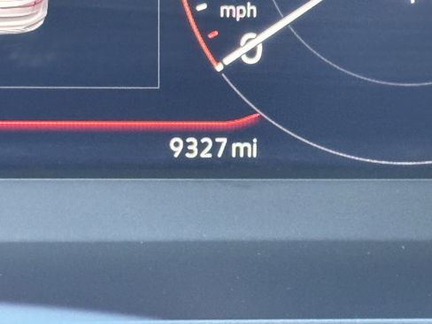 Certified 2025 Volkswagen Jetta SEL image 29