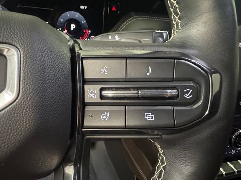 Used 2025 GMC Yukon XL Denali Ultimate AWD/4WD image 21