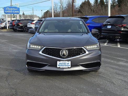 Used 2020 Acura TLX image 2