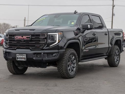 Used 2025 GMC Sierra 1500 AT4X image 31