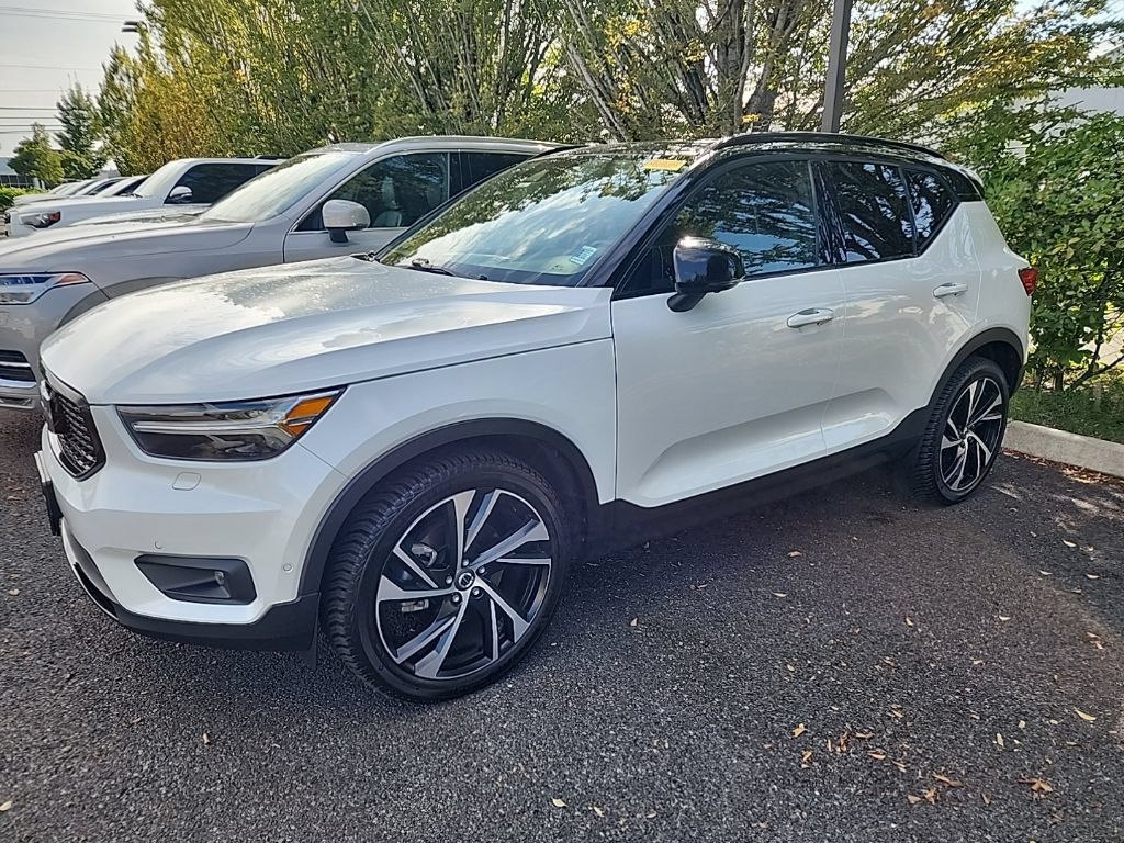 Used 2021 Volvo XC40 T5 R-Design w/ Advanced Package AWD/4WD image 1