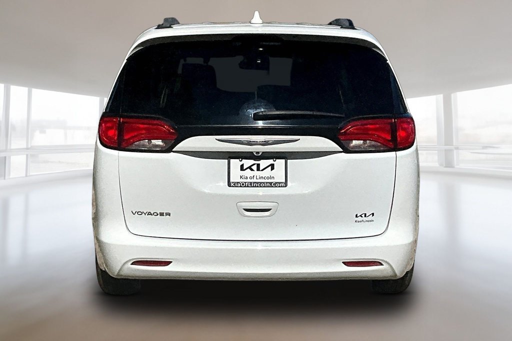 Used 2020 Chrysler Voyager Lxi FWD image 5