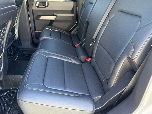 Used 2023 Ford Bronco Badlands image 20