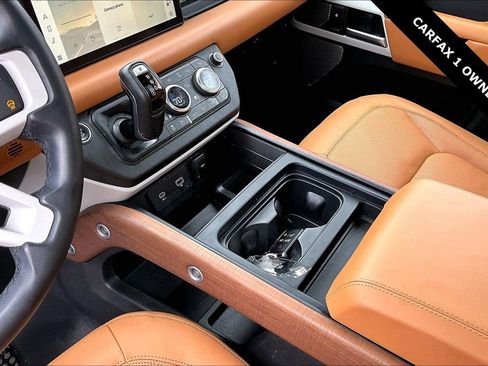 Used 2024 Land Rover Defender 110 S image 17