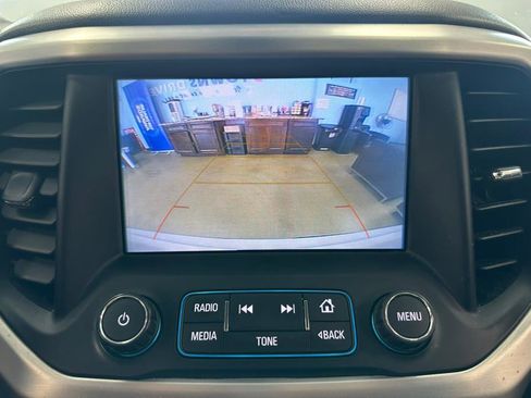 Used 2018 GMC Acadia SLT image 61