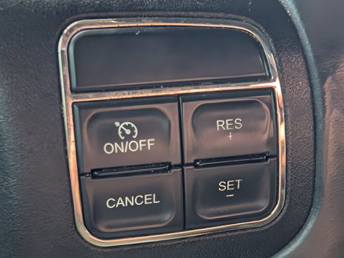 Used 2012 Jeep Wrangler Unlimited Sport image 8