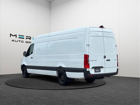 Used 2025 Mercedes-Benz Sprinter 3500 image 7