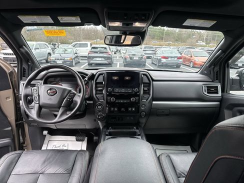 Used 2021 Nissan Titan PRO-4X w/ Pro-4x Convenience Package image 12