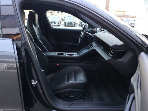 Used 2022 Porsche Taycan 4 Cross Turismo image 32