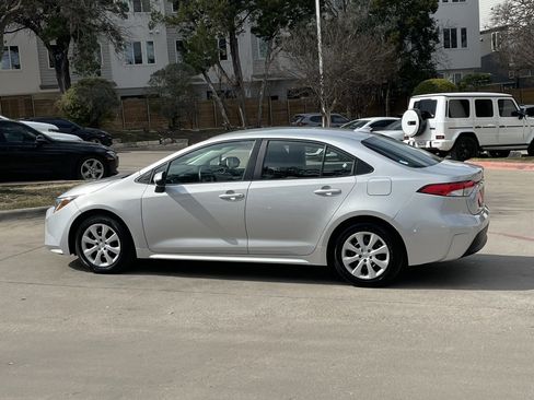 Used 2024 Toyota Corolla LE image 3