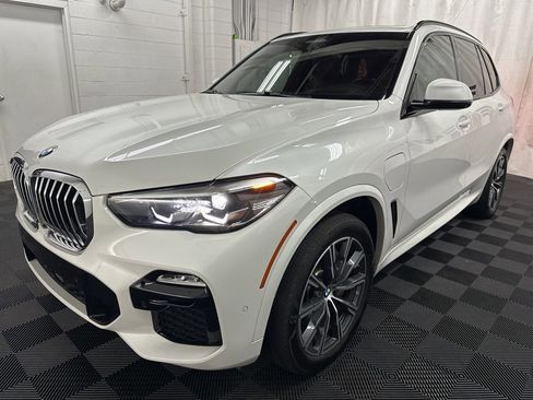 Used 2021 BMW X5 xDrive45e w/ M Sport Package image 4