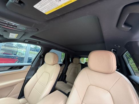 Certified 2024 Porsche Cayenne AWD/4WD image 19