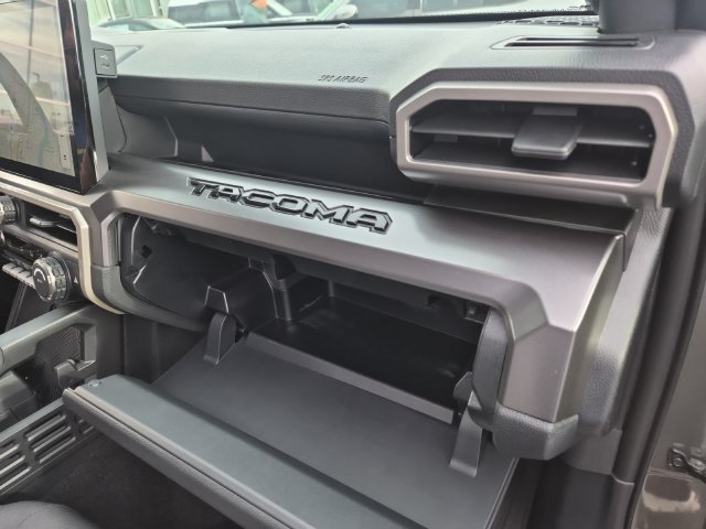Used 2026 Toyota Tacoma TRD Off-Road w/ TRD Off Road Upgrade Package AWD/4WD image 27