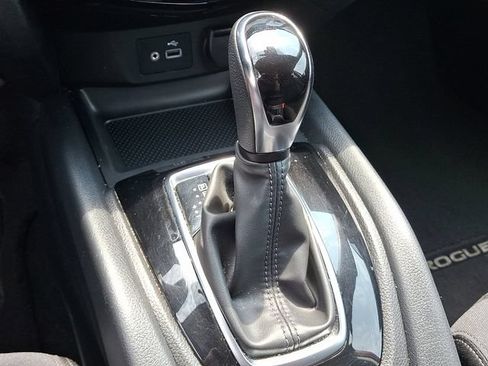 Used 2019 Nissan Rogue SV AWD/4WD image 11