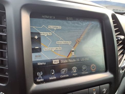 Used 2014 Jeep Cherokee Trailhawk w/ Technology Group AWD/4WD image 27