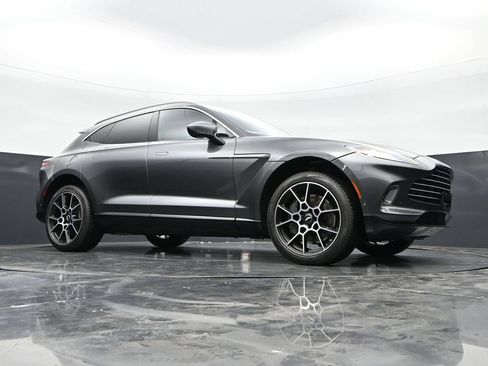 Used 2021 Aston Martin DBX AWD/4WD image 40