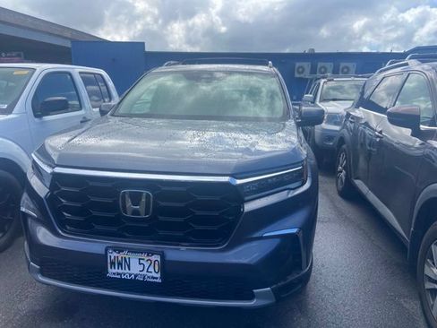 Used 2023 Honda Pilot Touring image 1