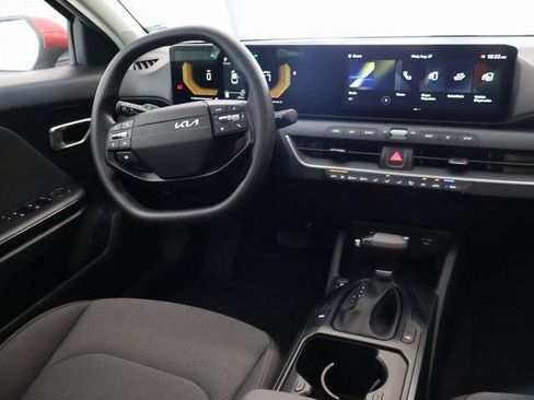 New 2025 Kia K4 LXS image 15