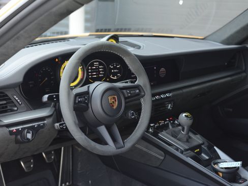 Certified 2022 Porsche 911 GT3 RWD image 4
