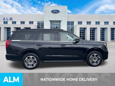 Certified 2025 Ford Expedition Active image 4