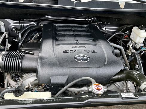 Used 2020 Toyota Tundra SR5 w/ TRD Off-Road Package AWD/4WD image 33