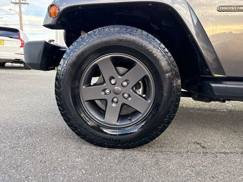 Used 2016 Jeep Wrangler Unlimited Freedom Edition image 28