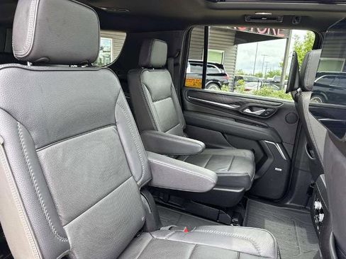 Used 2024 GMC Yukon XL Denali w/ Denali Reserve Package RWD image 13