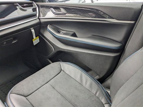 New 2024 Jeep Grand Cherokee Trailhawk w/ Luxury Tech Group III image 15