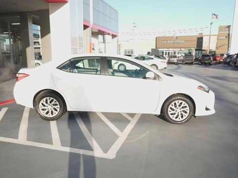 Used 2019 Toyota Corolla LE image 7