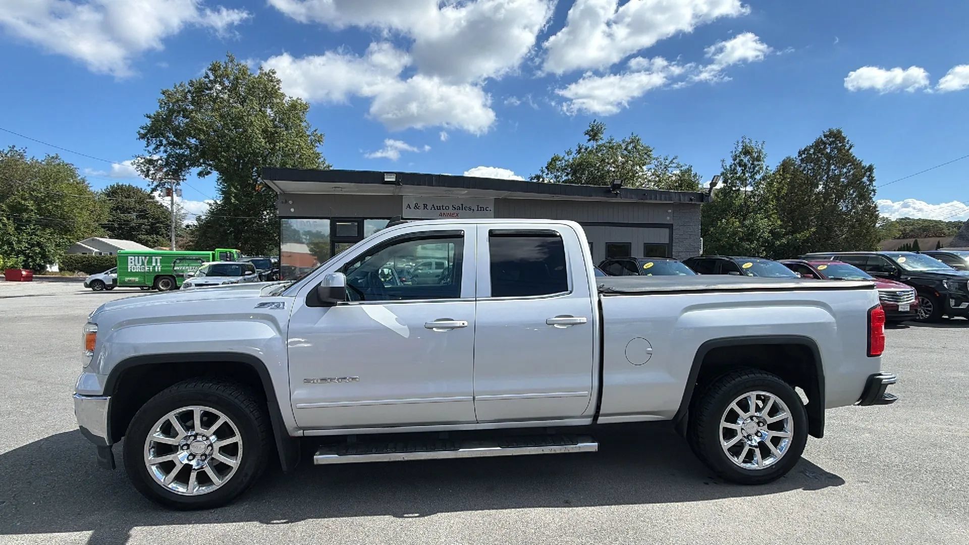Used 2015 GMC Sierra 1500 SLE w/ SLE Value Package AWD/4WD image 4