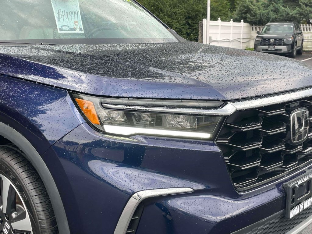 Used 2023 Honda Pilot Touring image 9
