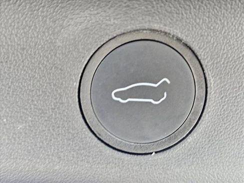Used 2022 Tesla Model Y Performance AWD/4WD image 24