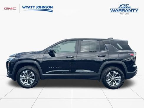 Used 2026 Chevrolet Equinox LT w/ Convenience Package II FWD image 2