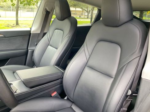 Used 2024 Tesla Model Y Performance image 32