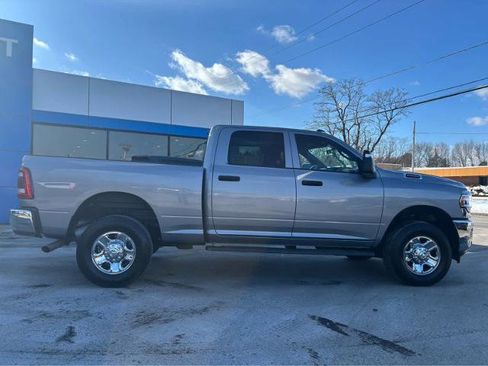 Used 2024 RAM 2500 Tradesman w/ Chrome Appearance Group image 11