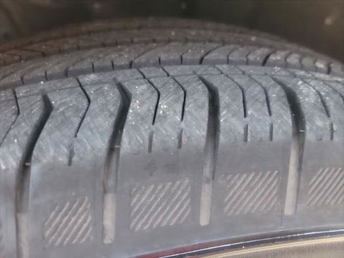 Certified 2024 Toyota Grand Highlander XLE FWD image 42