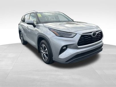 Used 2022 Toyota Highlander XLE