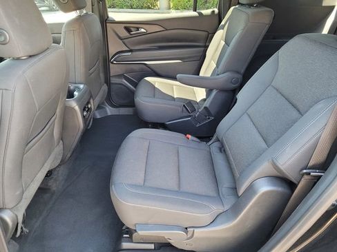 Used 2024 Chevrolet Traverse LT FWD image 8