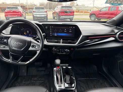 Used 2025 Chevrolet Trax RS w/ Driver Confidence Package image 20