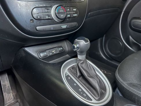 Used 2018 Kia Soul + image 36