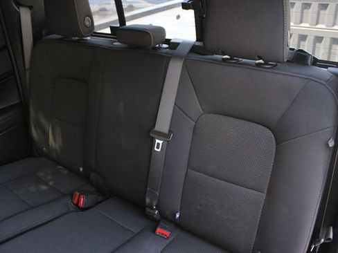 Used 2024 Chevrolet Colorado LT w/ LT Convenience Package AWD/4WD image 18