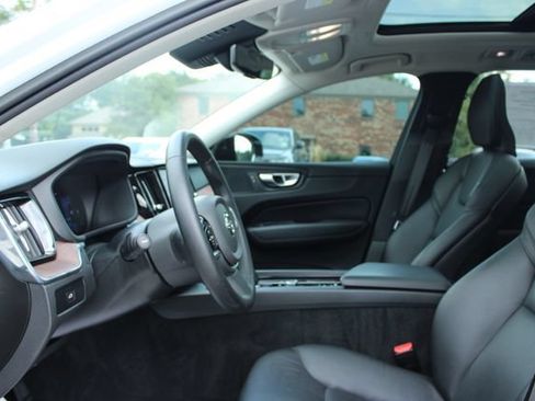 Used 2023 Volvo XC60 B5 Plus w/ Climate Package AWD/4WD image 13
