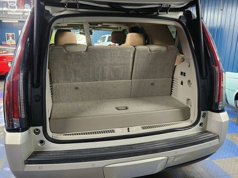 Used 2015 Cadillac Escalade Premium image 65