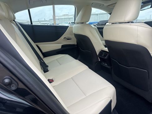 Used 2022 Lexus ES 350 w/ Premium Package image 7