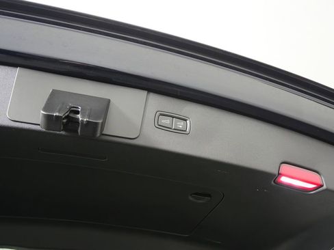 Used 2023 Porsche Cayenne image 18