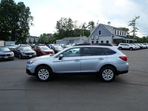 Used 2017 Subaru Outback 2.5i Premium AWD/4WD image 7