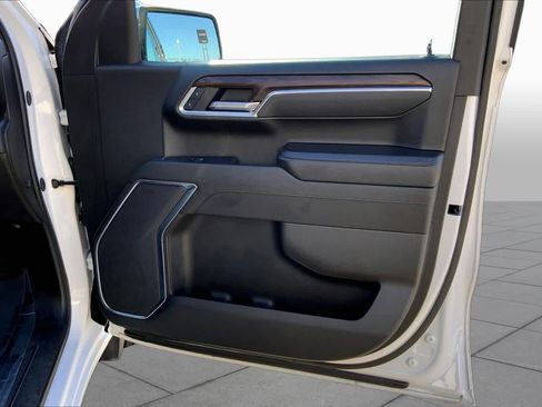 Used 2025 GMC Sierra 1500 SLT RWD image 22